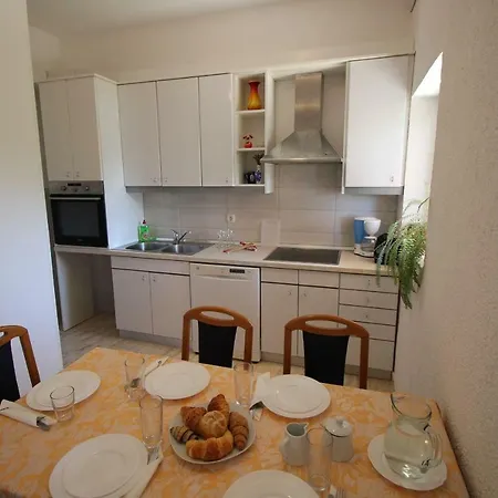 Ivona 3 Apartment *